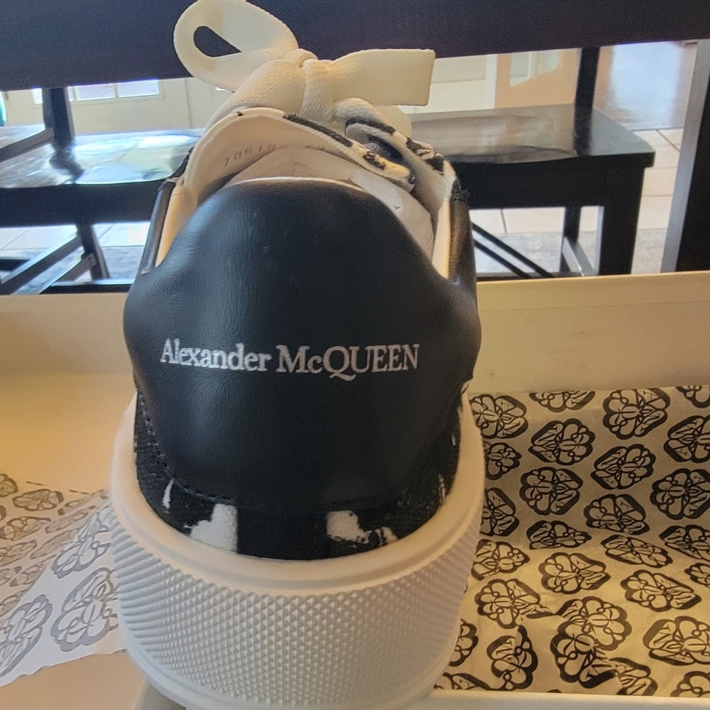 Alexander McQueen Black White Graffiti Logo Print Platform Sole Sneakers EU 43 - Picture 3 of 7